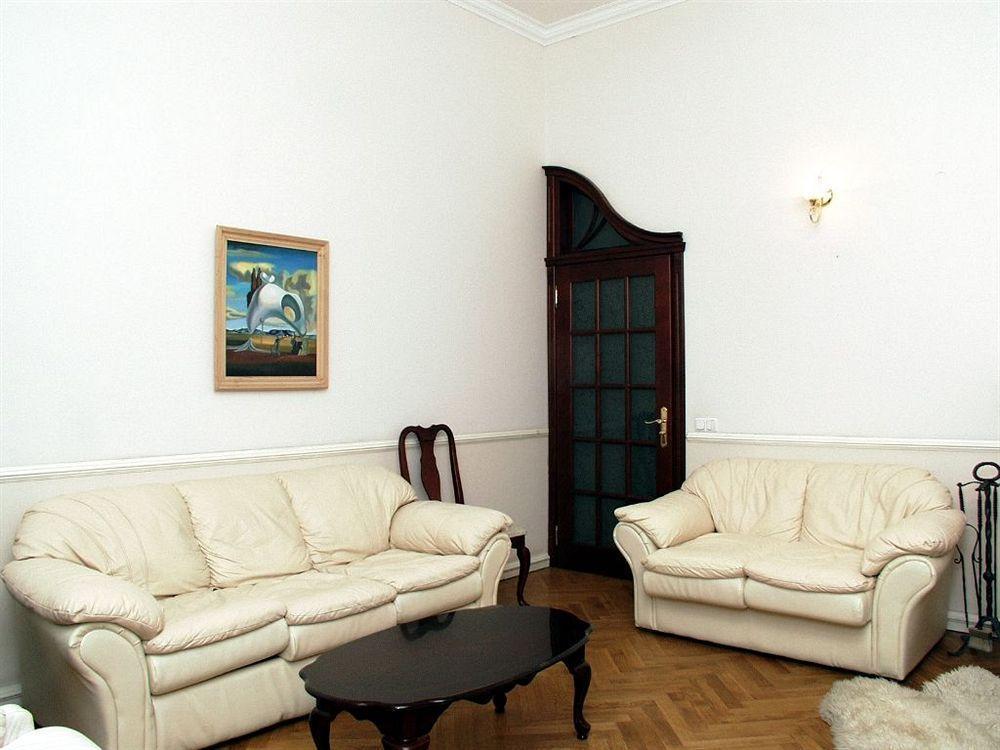 Pecherskie Lipki Hotel Kiev Exterior photo